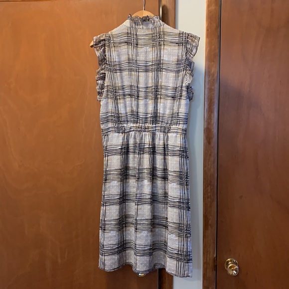 High neck dress. - Picture 2 of 4